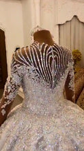 C2023-SCLS82 - Robe de mariée à manches longues avec perles de cristal Swarovski et strass