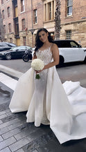 C2023-SD70B - robe de mariée sans manches à décolleté illusion et traîne amovible