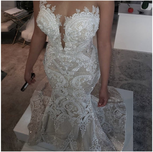 C2023-SF399 - Robe de mariée bustier évasée avec perles et traîne en satin amovible