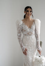 C2024-LSJ69 - Robe de mariée dos nu à manches longues Juliette et col en V