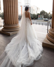 C2024-SV621 - robe de mariée taille empire sans manches avec ligne de buste en V profonde