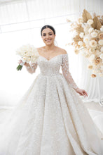 C2024-LS33S - robe de bal de mariage à épaules dénudées et manches longues