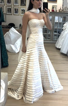 C2024-SA65 - robe de mariée trapèze sans bretelles avec dos boutonné