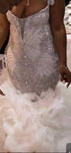 C2023-SC41F - robe de mariée ajustée et évasée à encolure dégagée et perles de cristal swarovski