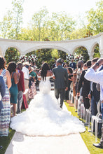 C2022-OW979 Robe de mariée en dentelle ajustée à épaules dénudées