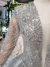 Style 0720-104 - Robe de bal formelle à manches longues et perles de cristal