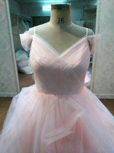 Vestido de novia con vestido de gala en rosa pastel y talla grande de Darius