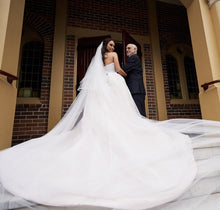 Robe de mariée brodée sans bretelles avec traîne de robe de bal amovible, C2022-SD448