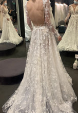 C2022-LSV003 - robe de mariée trapèze transparente à manches longues avec motif floral