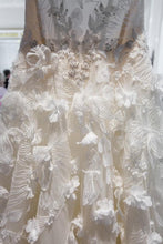 C2022-AL022 - Robe de mariée trapèze à motif floral et bretelles fines