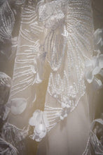 C2022-AL022 - Robe de mariée trapèze à motif floral et bretelles fines