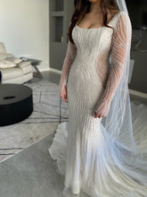 C2023-SLS700 vestido de novia transparente con cuello redondo y manga larga con cuentas