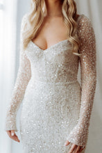 C2023-LS771 vestido de novia sin espalda de manga larga con cuentas de cristal y lentejuelas y línea de busto abierta