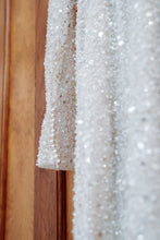 C2023-LS771 vestido de novia sin espalda de manga larga con cuentas de cristal y lentejuelas y línea de busto abierta