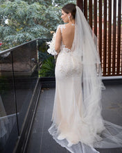 C2023-SL33g - Vestido de novia bordado de manga larga con cuello en V transparente