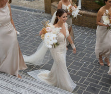 C2023-SL33g - Vestido de novia bordado de manga larga con cuello en V transparente