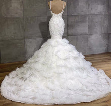 C2023-FF252 - robe de mariée évasée en perles avec bretelles fines