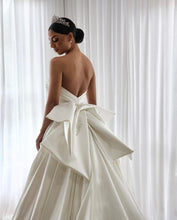 C2022-sbg55 Elegante vestido de novia ajustado sin tirantes con cola de lazo desmontable