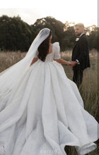 C2023-SS661 robe de mariée grande taille à manches courtes