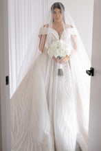 C2023-os6B - robes de mariée style robe de bal à épaules dénudées