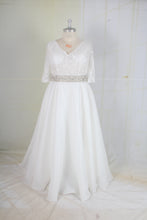 C2022-Munro - robe de bal de mariage grande taille à manches courtes et col en V