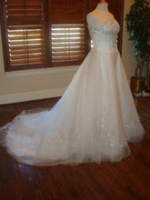 Style D2012 - robe de mariée sans bretelles trapèze petite robe de mariée formelle en organza