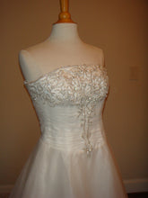 Style D2012 - robe de mariée sans bretelles trapèze petite robe de mariée formelle en organza