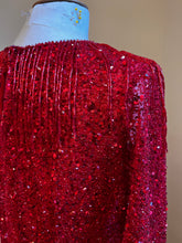 Estilo RM5193 - Réplica de un traje pantalón rojo de manga larga con cuentas de Reba McEntire