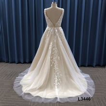 L3446 - Robe de mariée grande taille sans manches col V