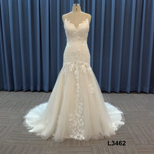 L3462 - Vestido de novia entallado y con vuelo sin mangas