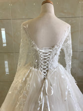 Style DOL-Y005 Robe de mariée de style trapèze à manches longues à VENDRE