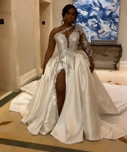 C2022-FBS887 - Robe de mariée à un bras avec perles de cristal et fente avec robe de bal amovible